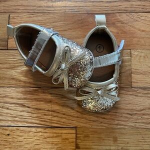 Gold sparkling baby shoes | baby girl size one